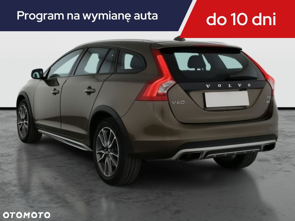 Volvo V60 Cross Country - 6
