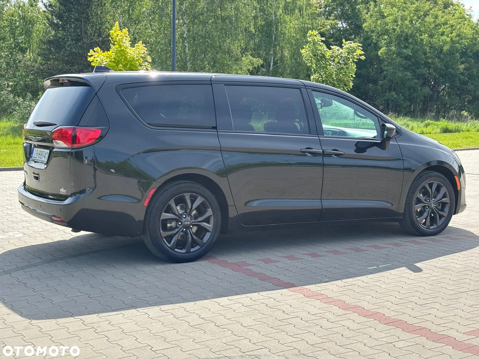 Chrysler Pacifica - 13