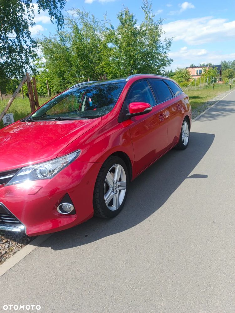 Toyota Auris 2.0 D-4D Executive - 1