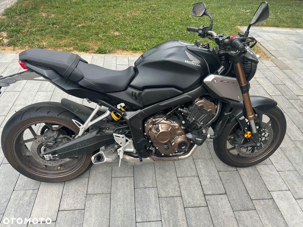 Honda CB - 1