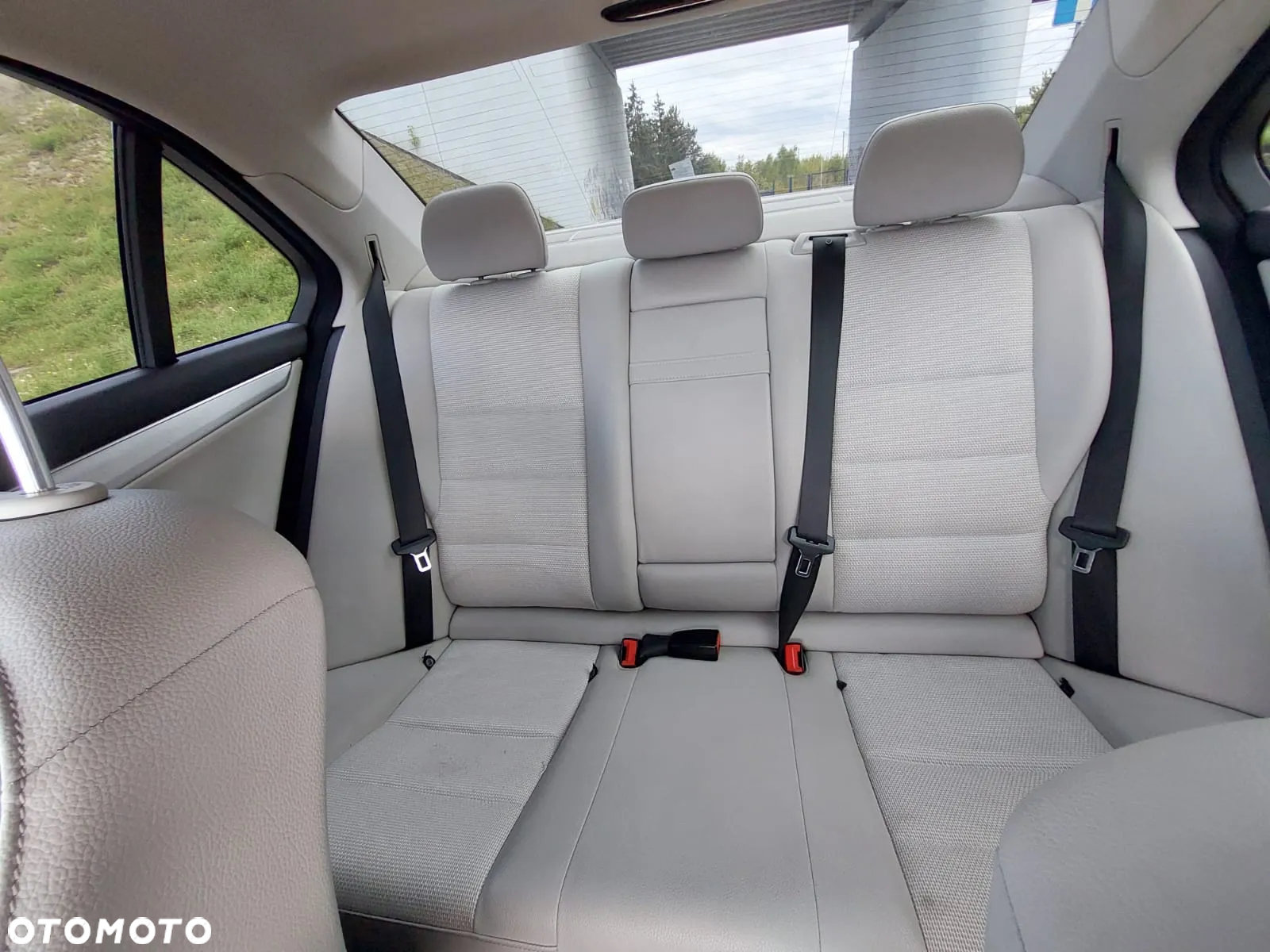 Mercedes-Benz Klasa C 250 CGI BlueEff Avantgarde - 8