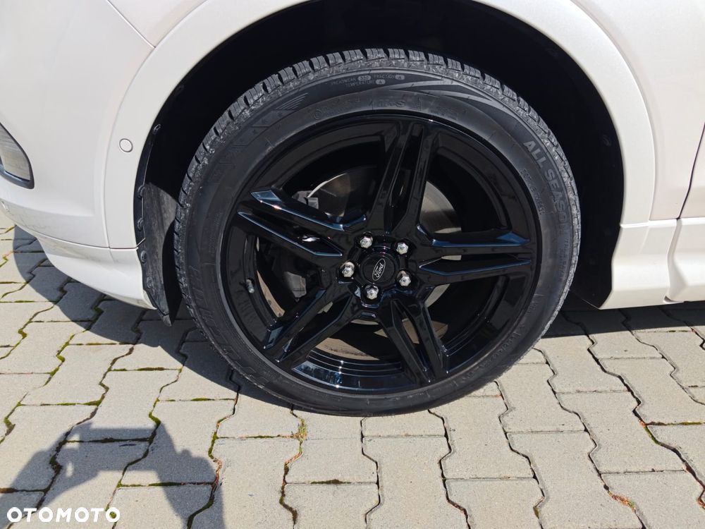 Ford Kuga 2.0 TDCi 2x4 ST-Line - 23