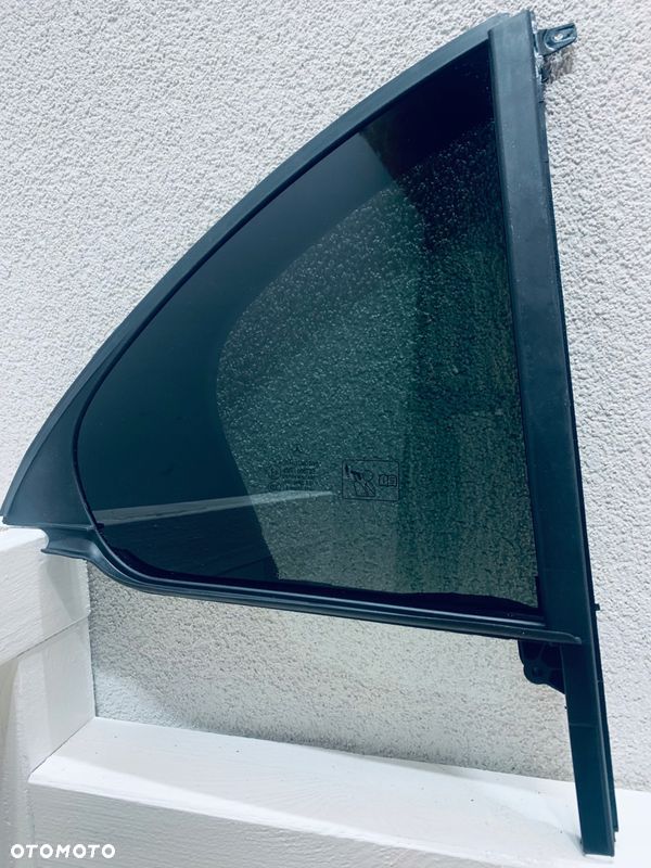 Szyba karoseryjna prawa tylna MERCEDES A W176 5D