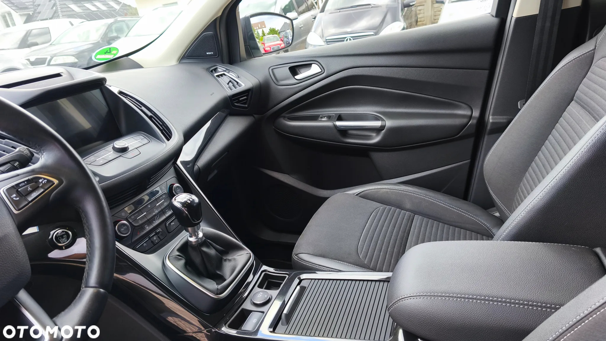 Ford Kuga 1.5 EcoBoost 2x4 Titanium - 17