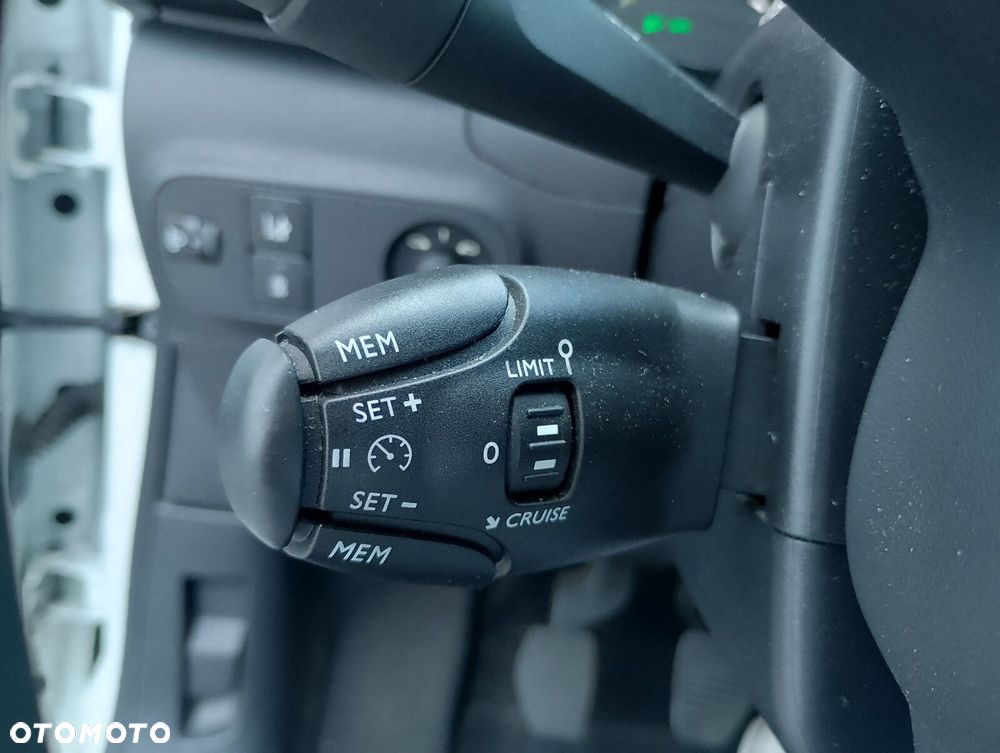 Citroën C3 1.2 PureTech Shine - 22