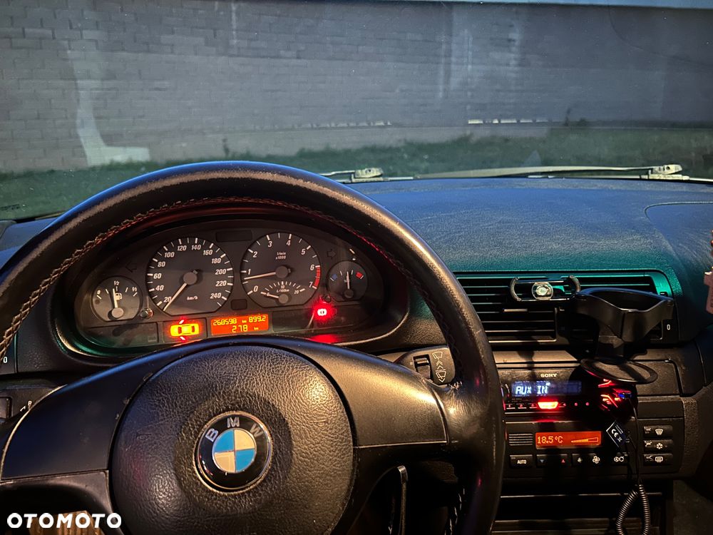 BMW Seria 3 323 CI - 12