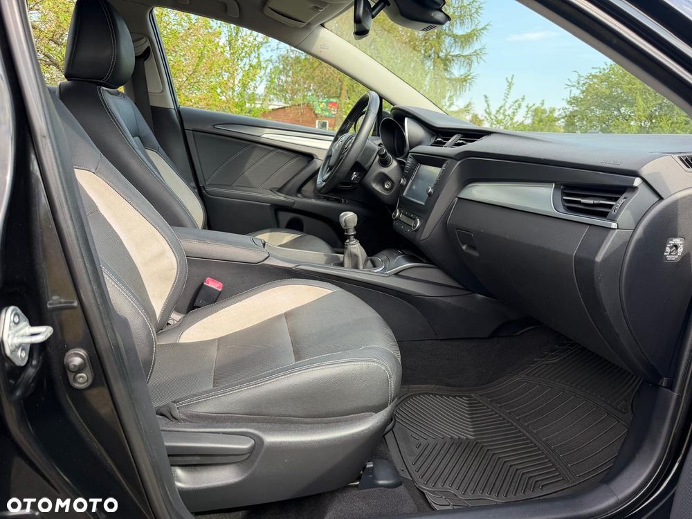 Toyota Avensis 1.8 Premium EU5 - 19