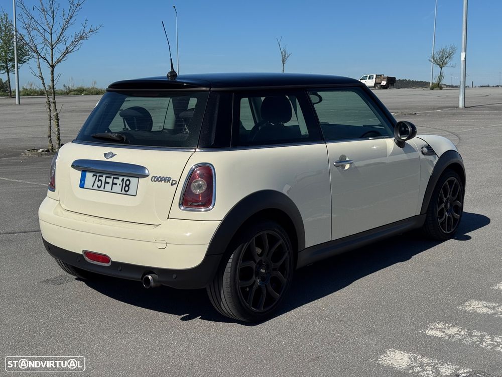 MINI 3 Portas Cooper D - 3