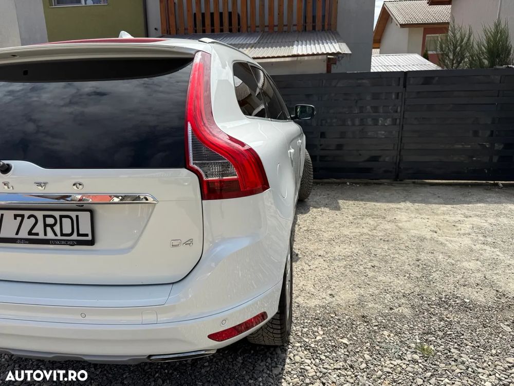 Volvo XC 60 D4 Momentum Pro - 11