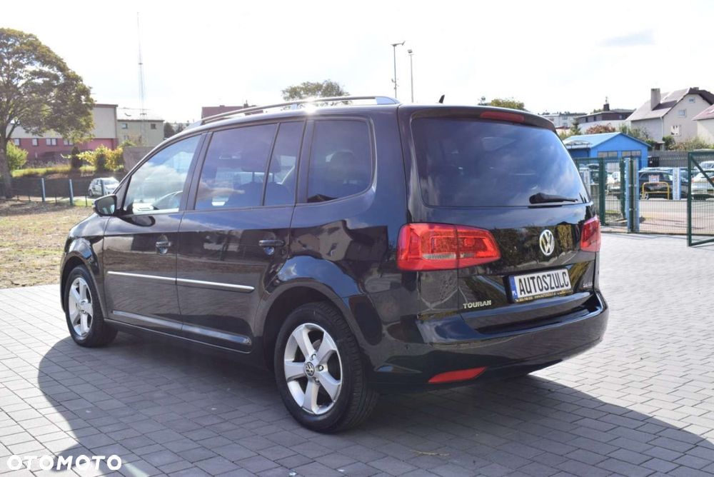 Volkswagen Touran - 10