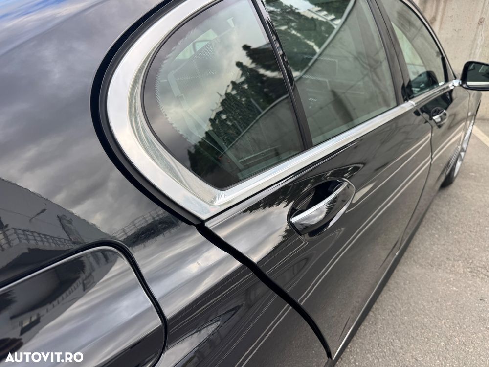 BMW Seria 7 730d xDrive - 35