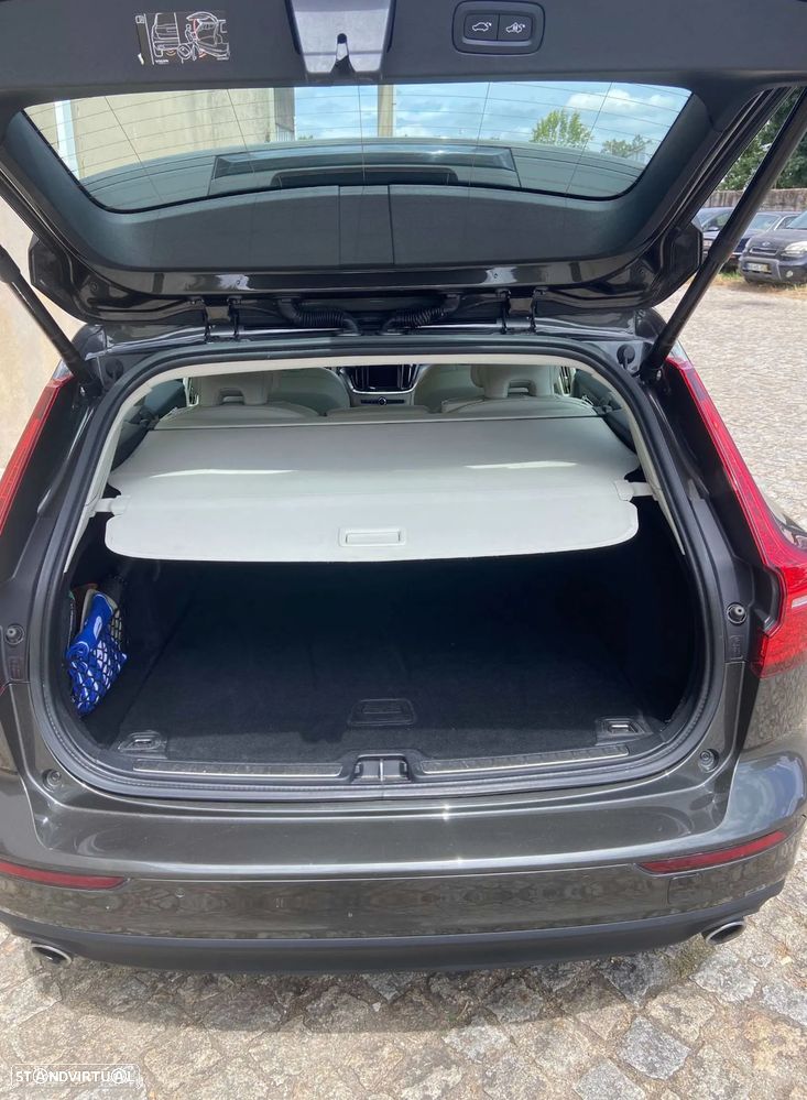 Volvo V60 2021 photo 3