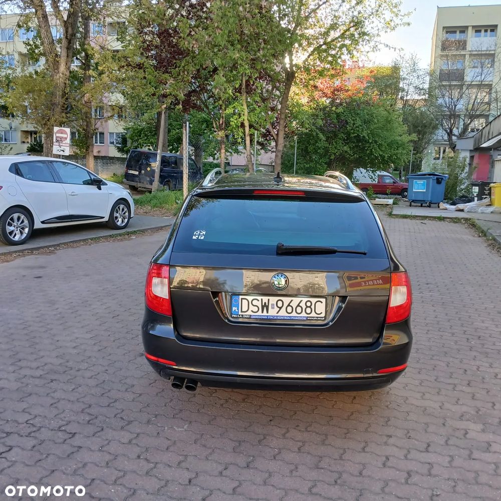 Skoda Superb 2.0 TDI Elegance - 6