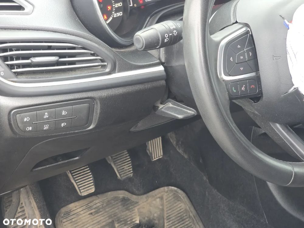 Fiat Tipo 1.4 16v Lounge EU6d - 9