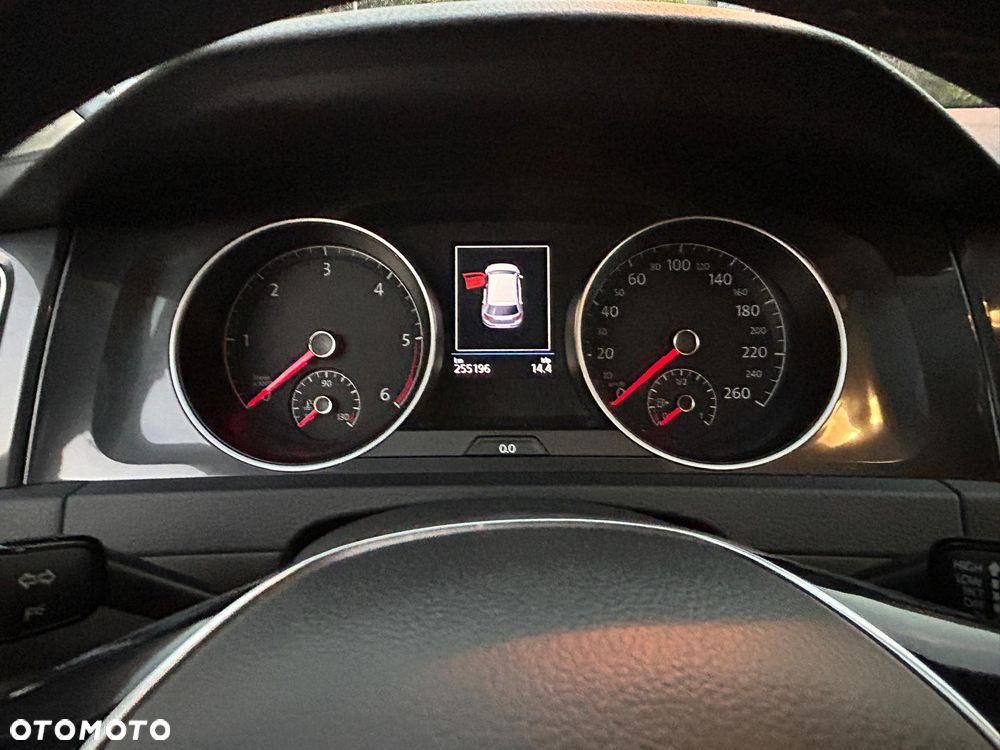 Volkswagen Golf 1.6 TDI BlueMotion Trendline - 11