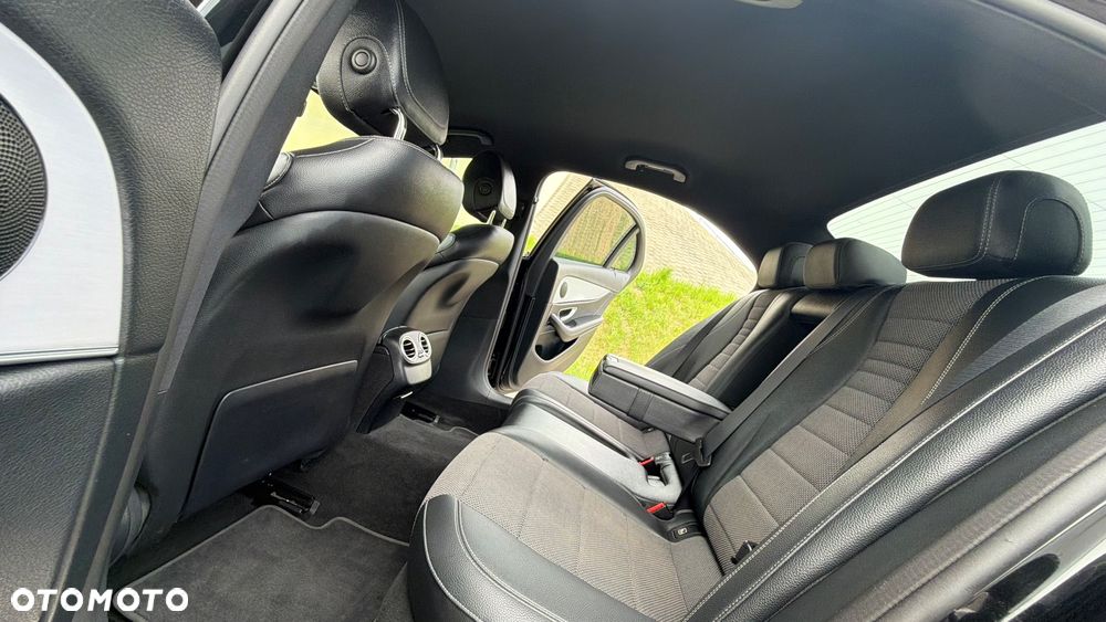 Mercedes-Benz Klasa E 220 d 9G-TRONIC - 28
