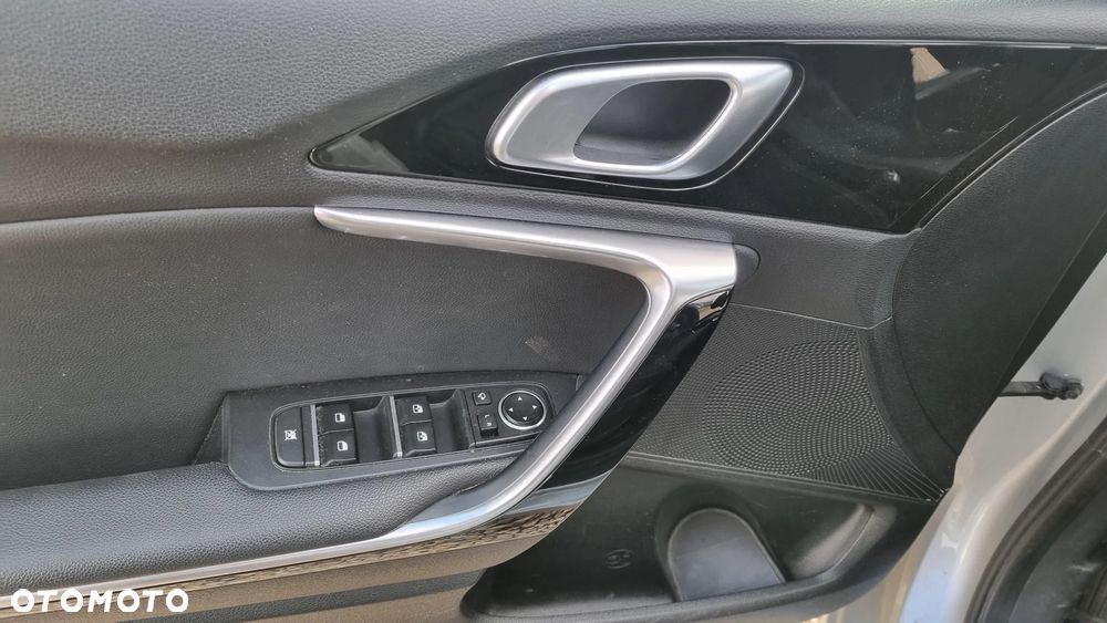 Kia Ceed 1.6 CRDi (48V Mild-Hybrid) Spirit - 26