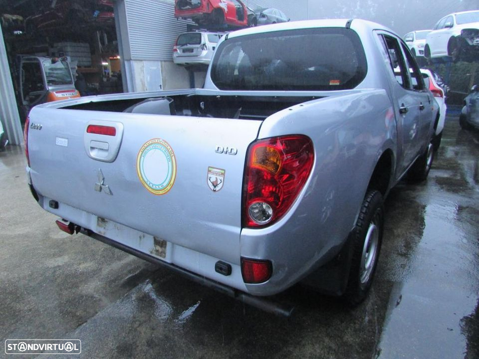 Mitsubishi L200 2,5 DI-D (136cv) de 2005 - Peças Usadas (6553) - 3