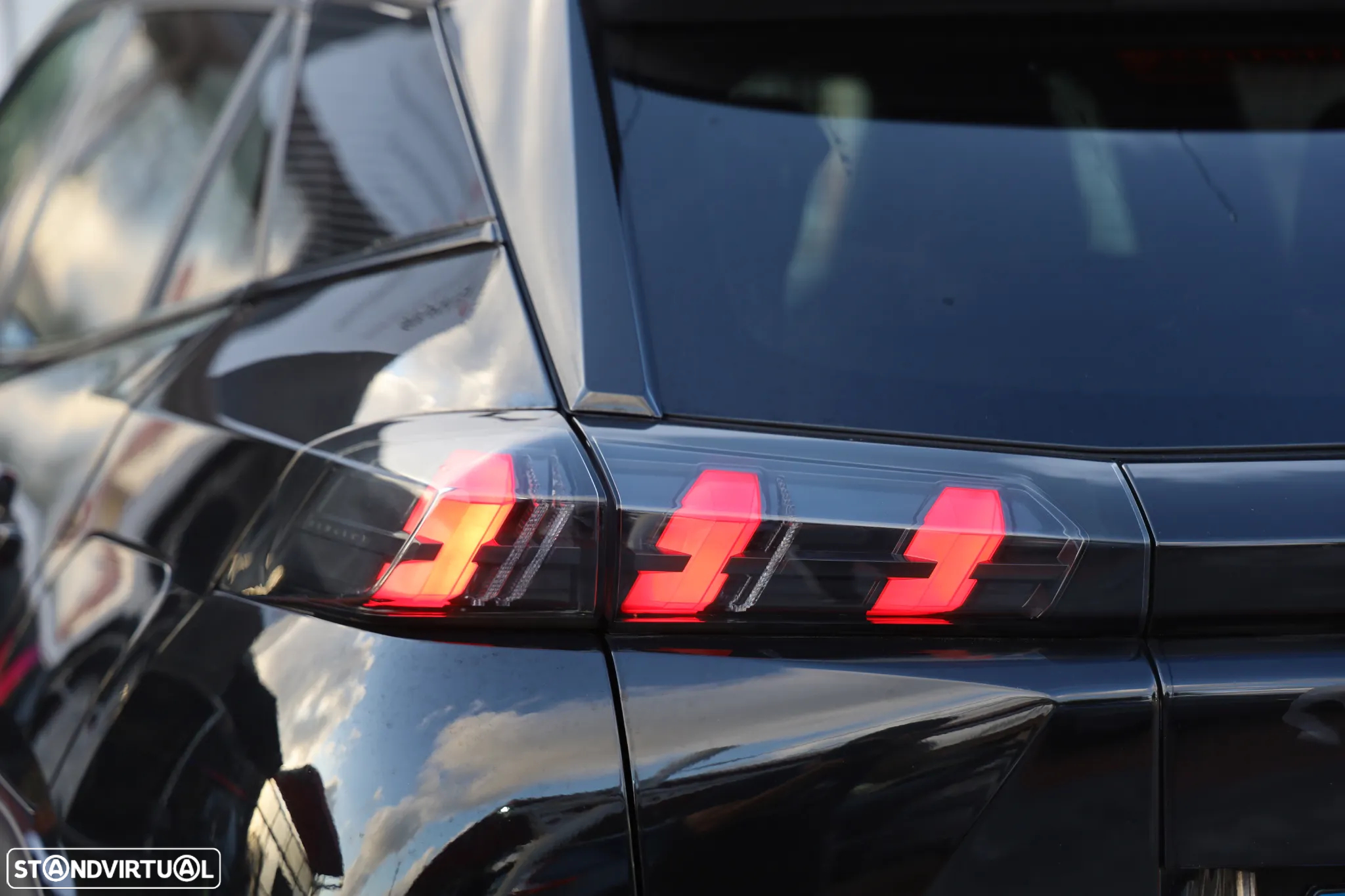 Peugeot e-2008 50 kWh GT - 39