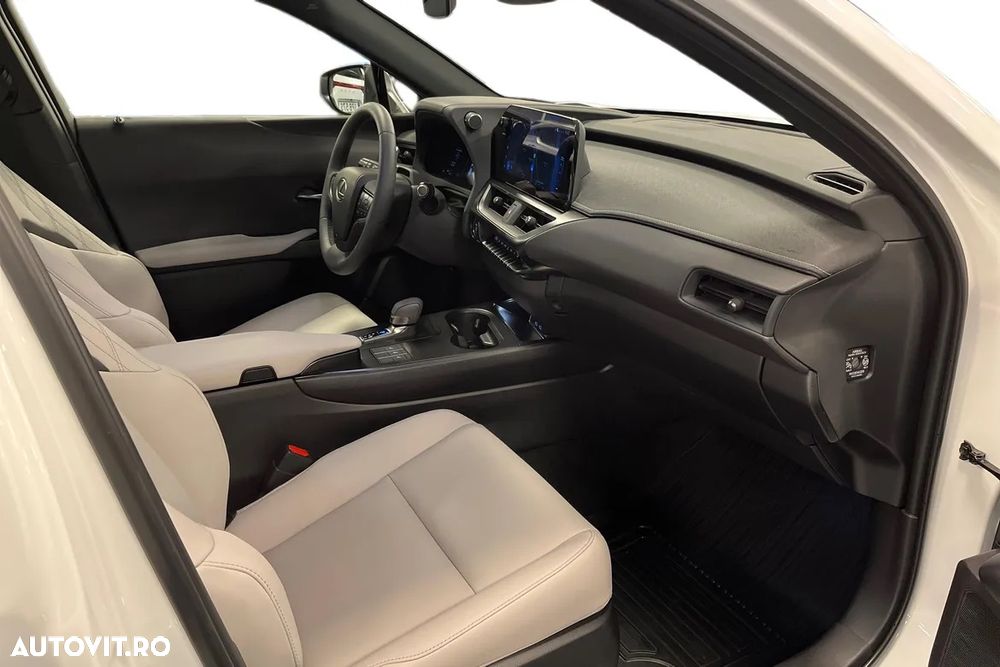 Lexus UX 300h F SPORT Design - 14