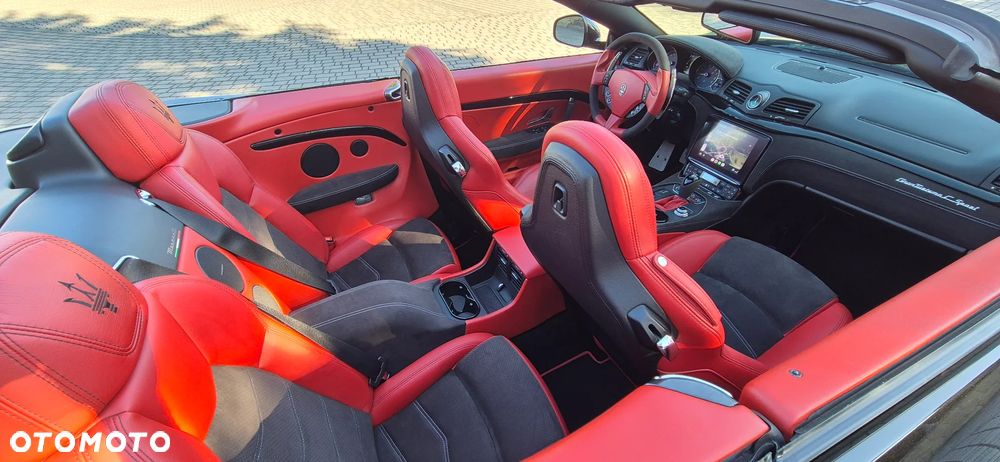 Maserati GranCabrio - 25