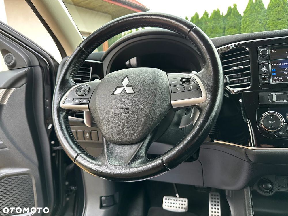 Mitsubishi Outlander - 4