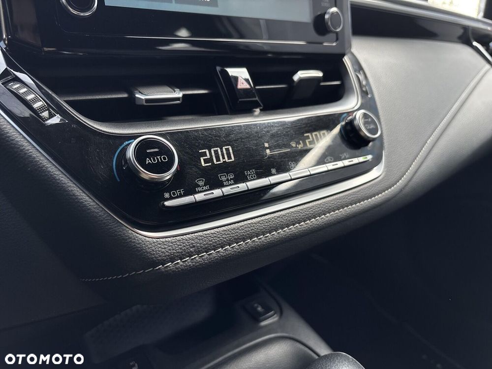 Toyota Corolla 1.8 Hybrid Comfort - 32