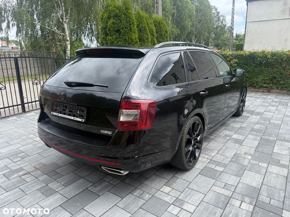 Skoda Octavia 2.0 TDI DSG RS - 10