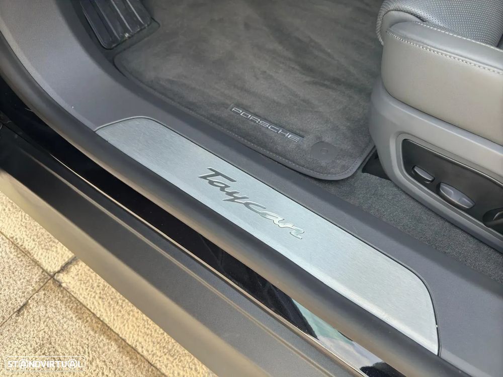 Porsche Taycan Sport Turismo Standard - 25