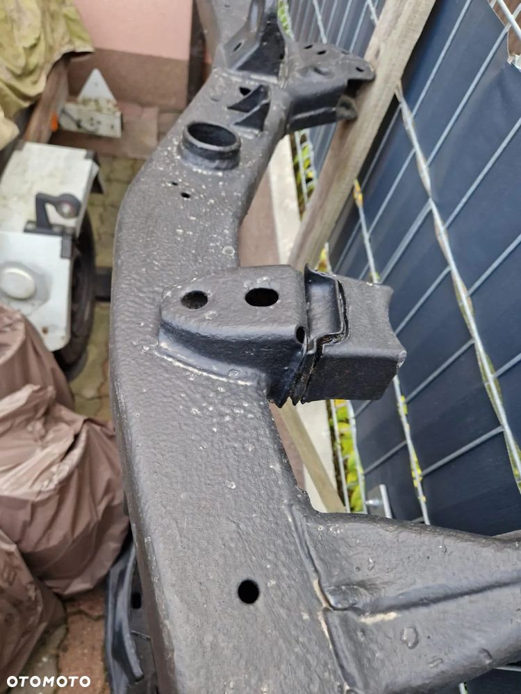 Rama Toyota Land Cruiser 90, 95 1996-2002r zdrowa - 4