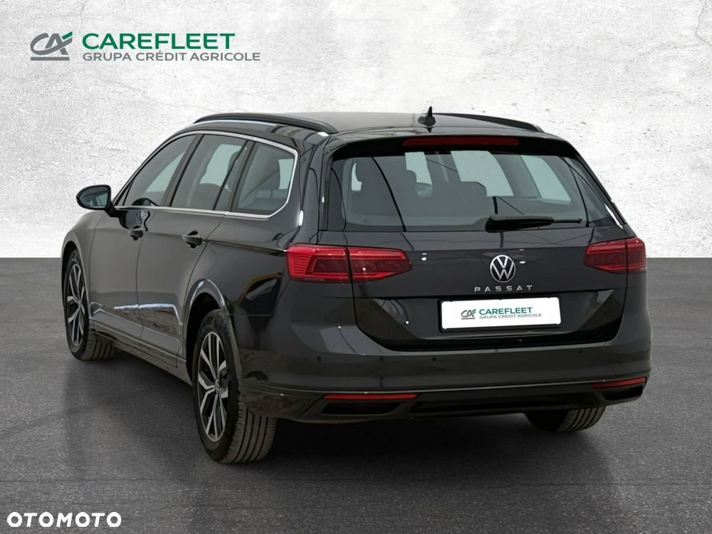 Volkswagen Passat - 8
