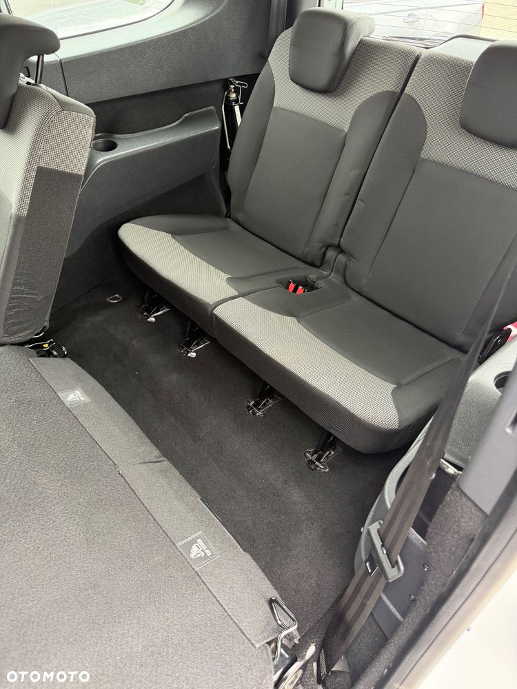 Dacia Lodgy 1.3 TCe Laureate S&S - 21