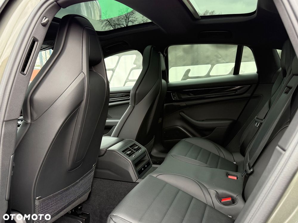 Porsche Panamera 4 E-Hybrid Executive - 32