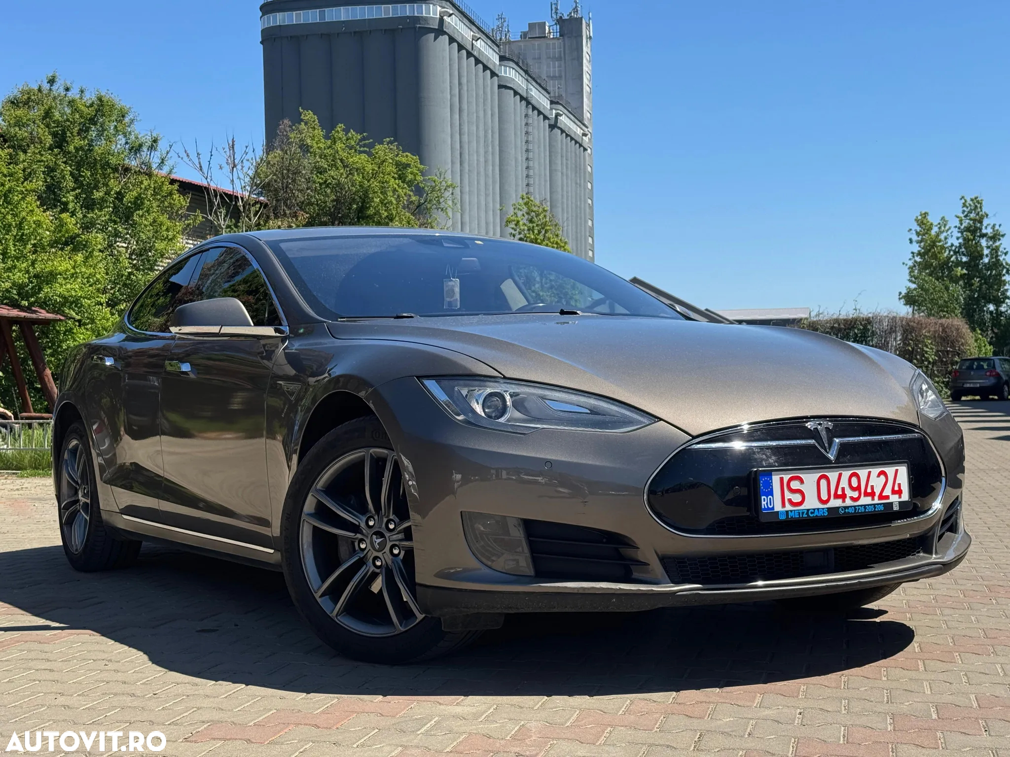 Tesla Model S 85D Allradantrieb - 2