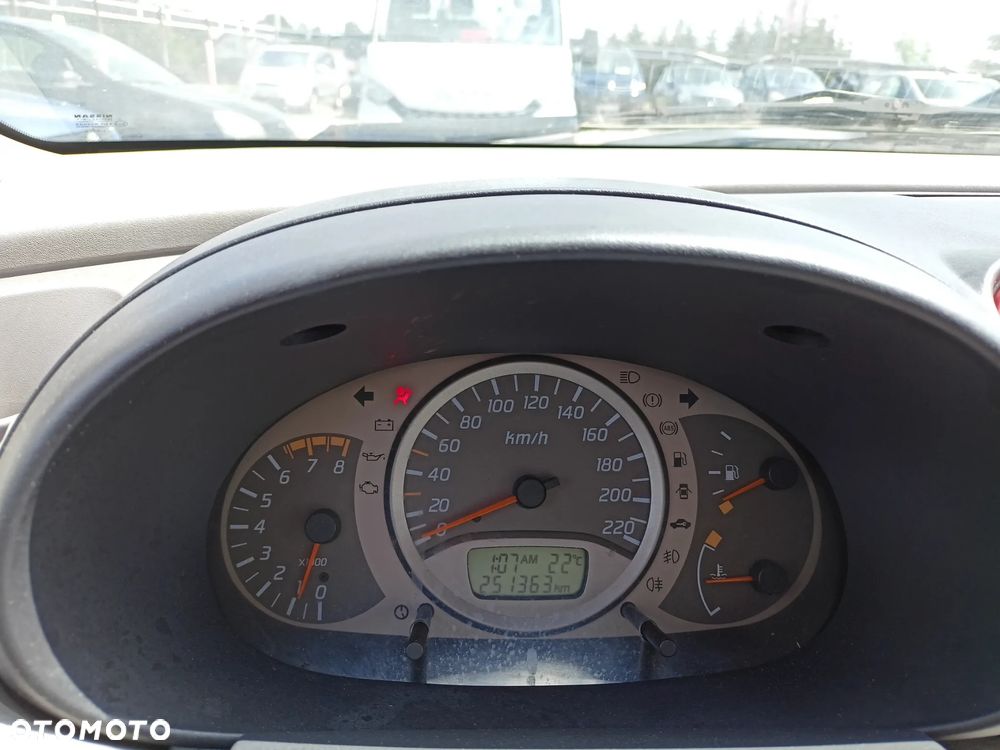 Nissan Almera - 15