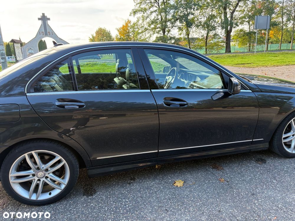 Mercedes-Benz Klasa C 350 4Matic 7G-TRONIC Avantgarde Edition - 16