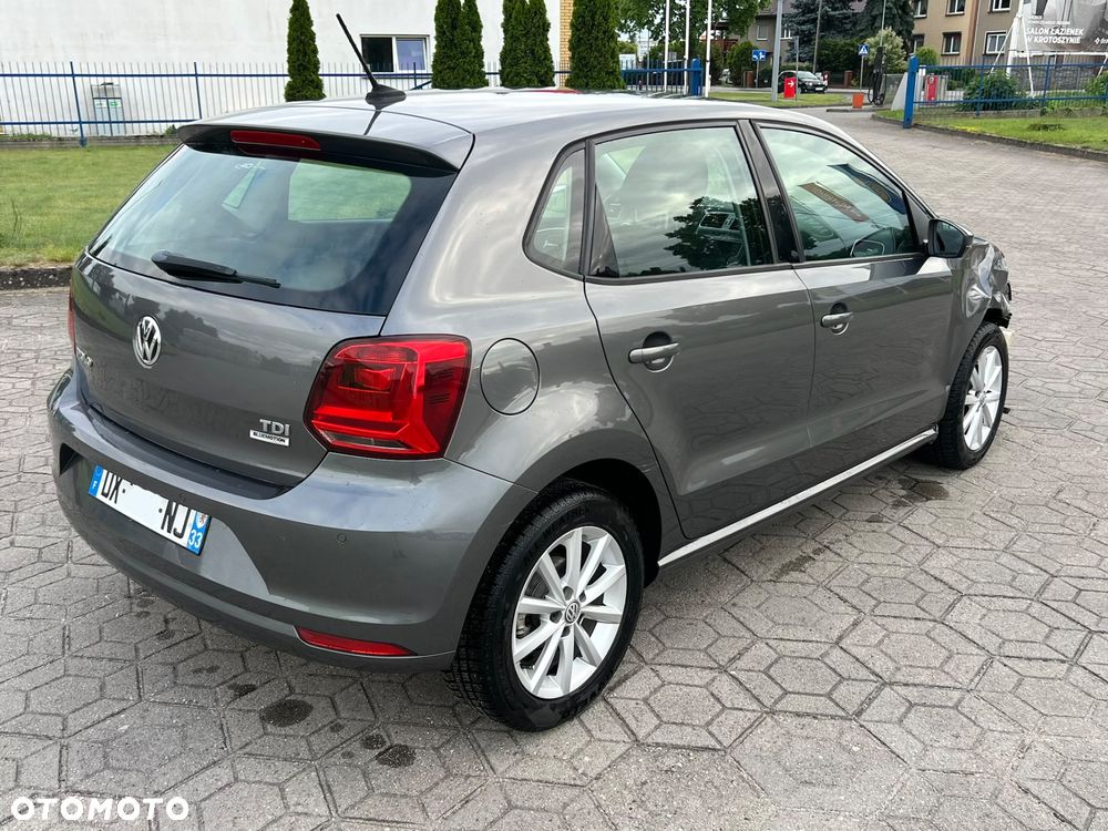 Volkswagen Polo 1.4 TDI Blue Motion Technology DSG Lounge - 5