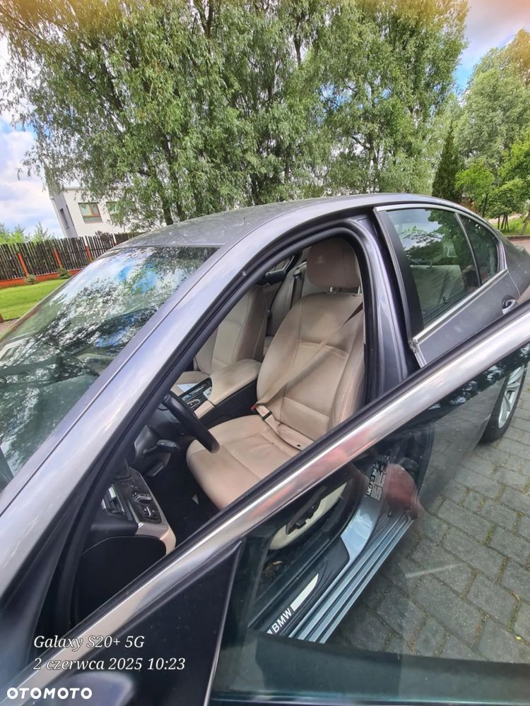 BMW Seria 5 525d xDrive - 5