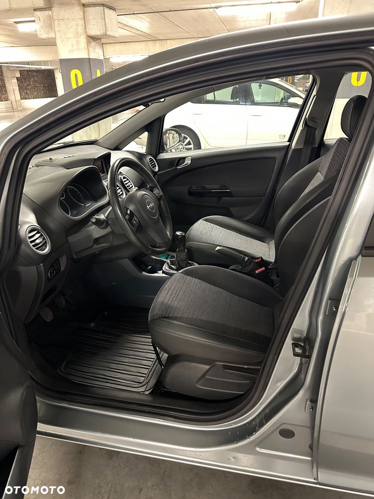Opel Corsa 1.2 16V Cosmo - 30