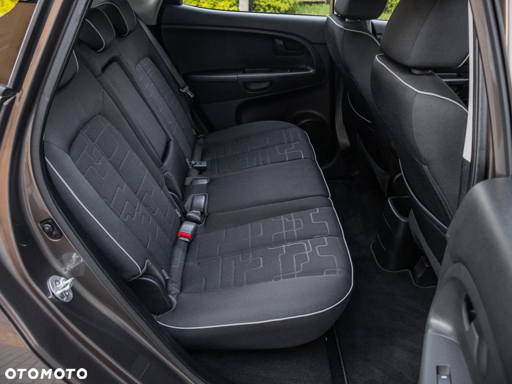 Kia Venga 1.6 CVVT Black Collection - 15