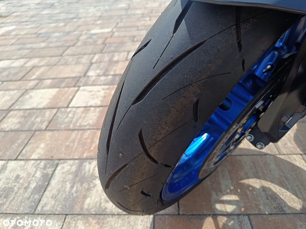 Suzuki GSX 1000 - 28