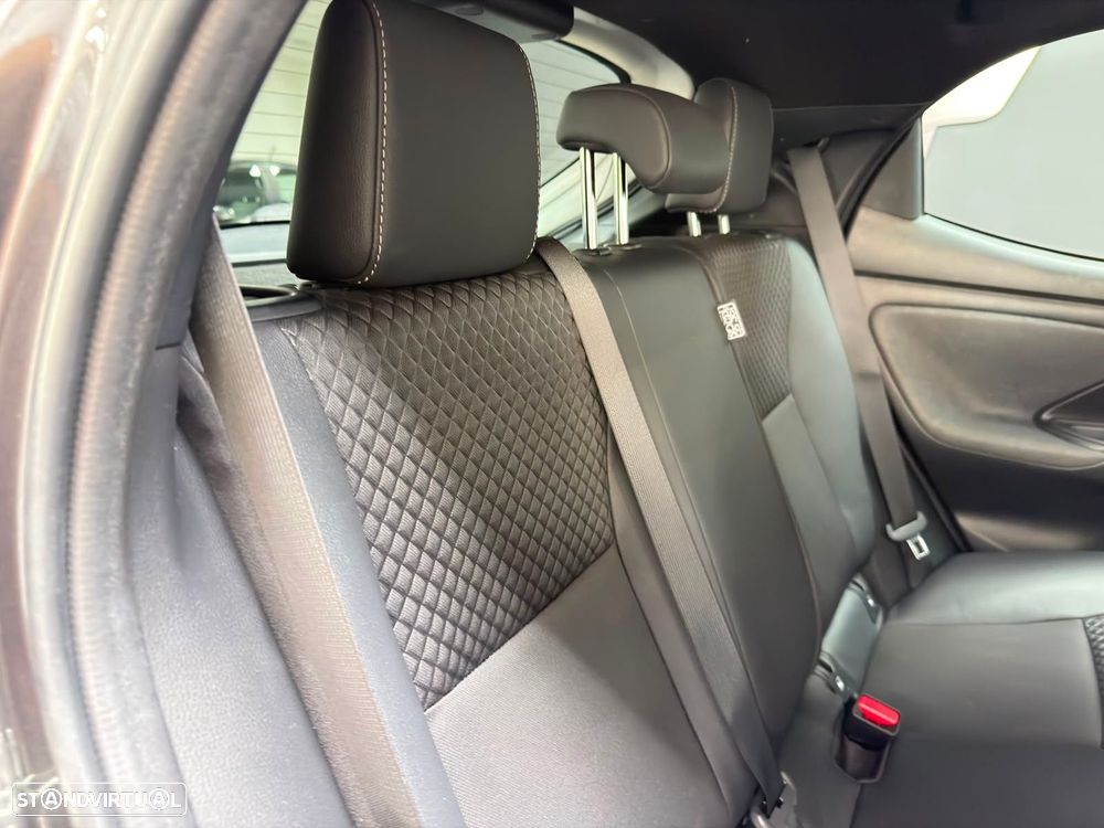 Toyota Yaris 1.5 HDF GR Sport - 42