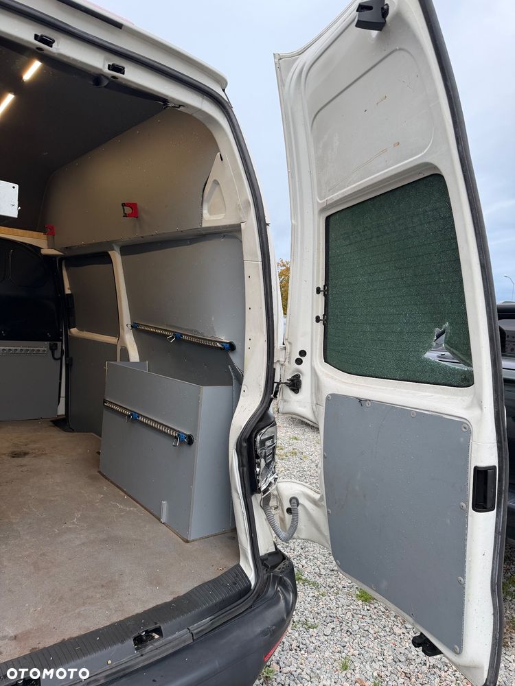Volkswagen Transporter - 6