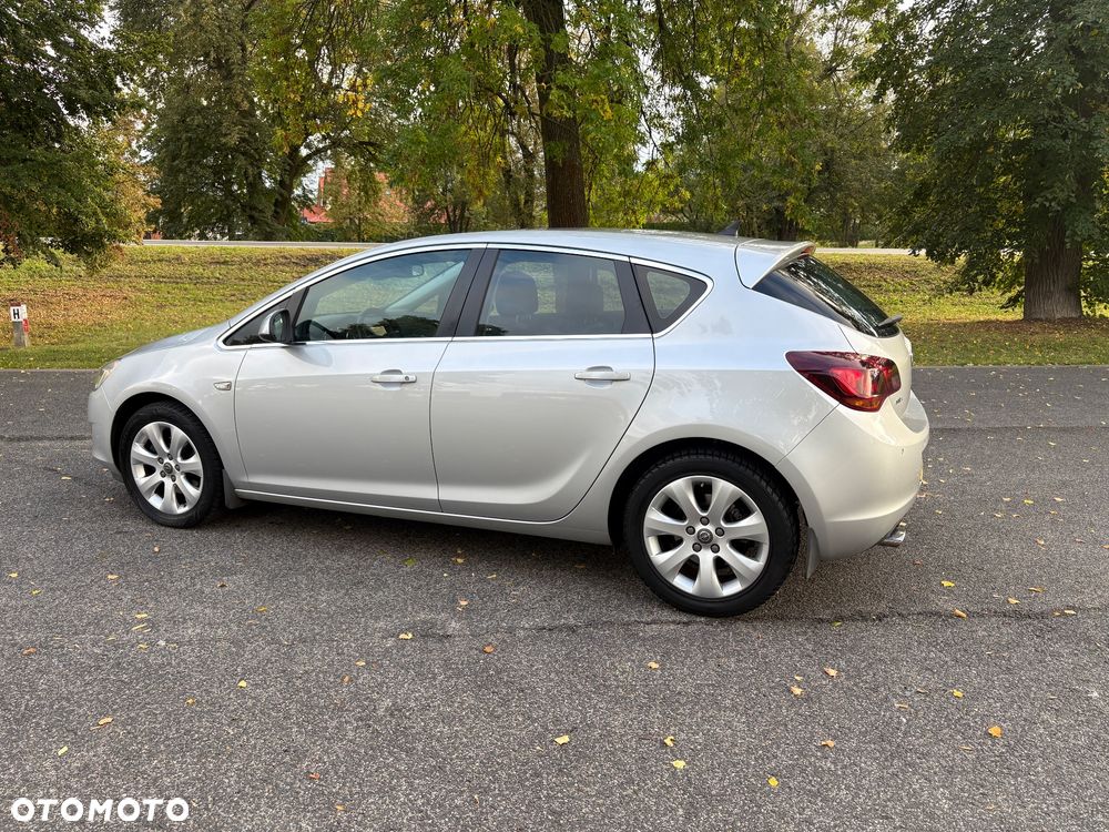 Opel Astra 1.6 T SIDI Cosmo S&S - 7