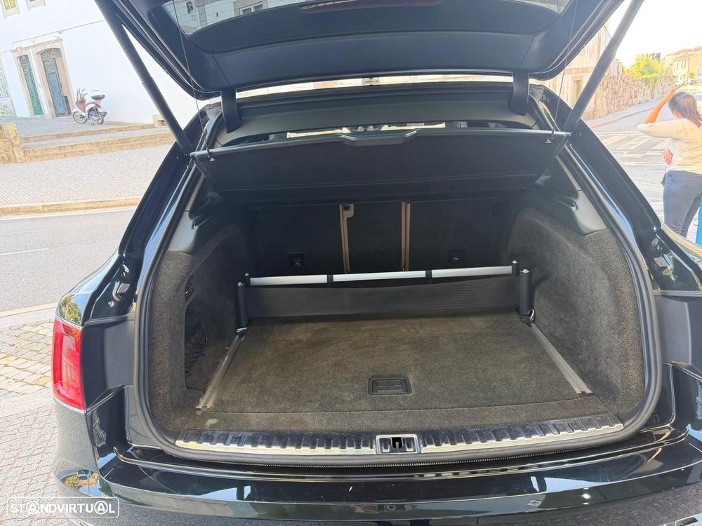 Bentley Bentayga V8 - 46
