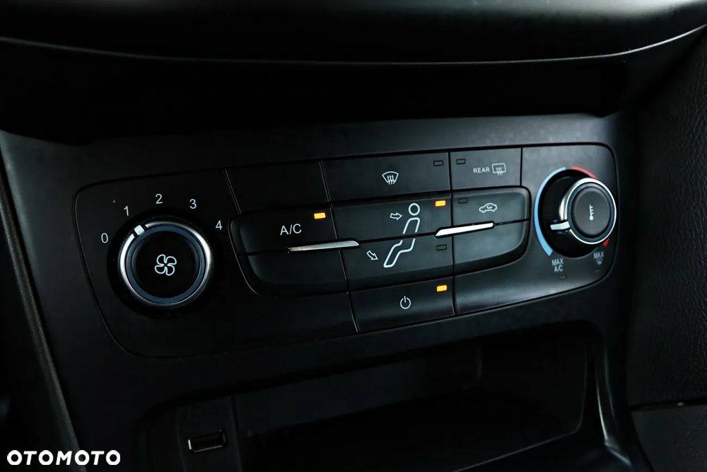 Ford Focus - 30