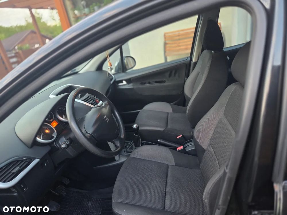 Peugeot 207 90 HDi FAP (Blue Lion) 98G - 7