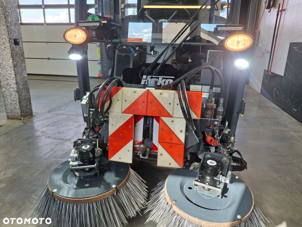Inny HAKO Citymaster 1600 Zamiatarka Chodnikowa Euro 6 PM 2.5 Napęd 4x4 Rok: 2019 - 9
