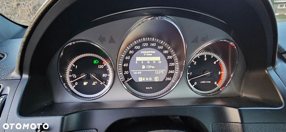 Mercedes-Benz Klasa C 350 CDI DPF 4Matic 7G-TRONIC BlueEFFICIENCY Avantgarde - 19