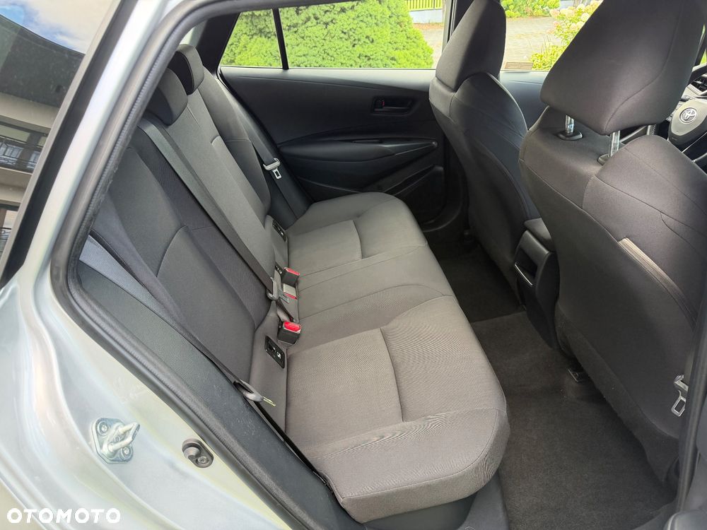 Toyota Corolla 1.8 Hybrid Comfort - 23